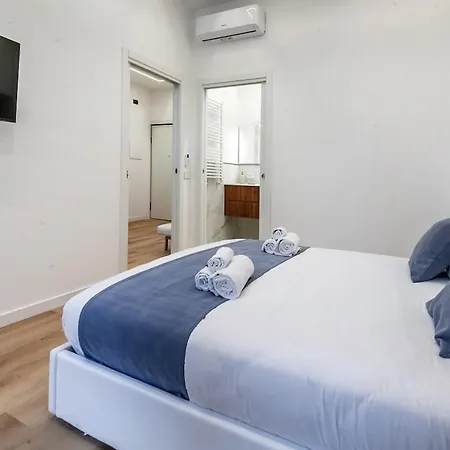 Luxury 2-bedroom Station *