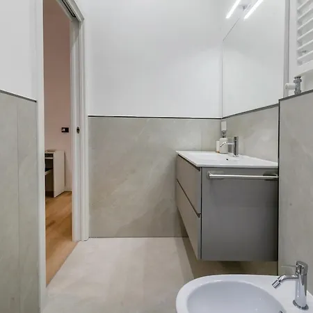 Luxury 2-bedroom Station * Milan